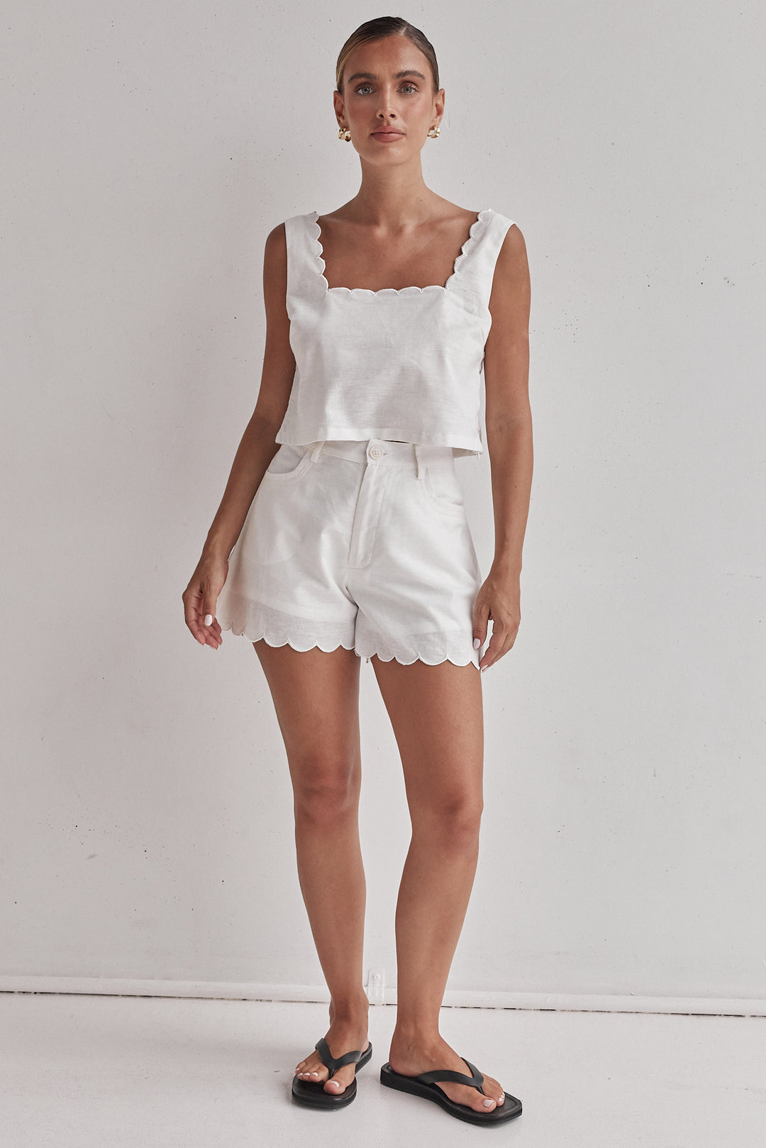 White Linen Crop Top with Scalloped Hem – Minimal & Elegant